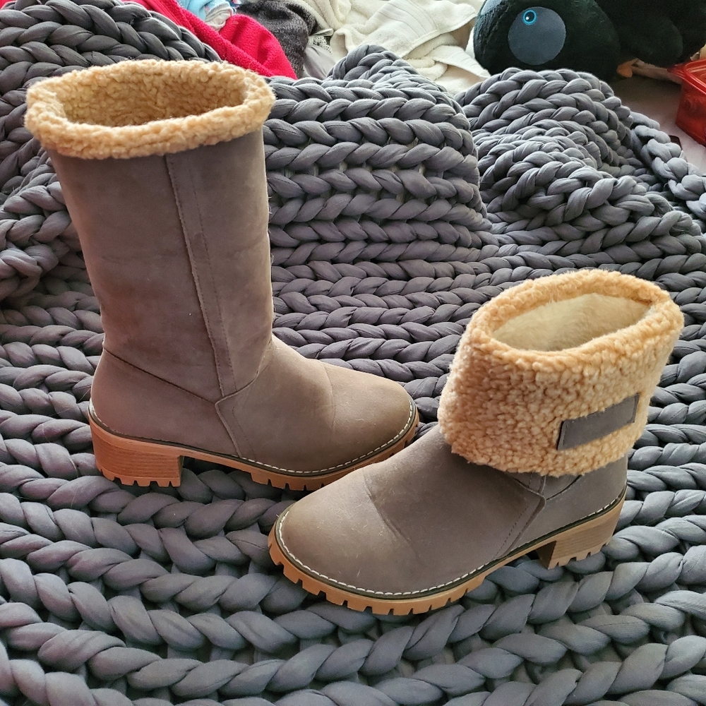 Brown boot size 5 (35)
